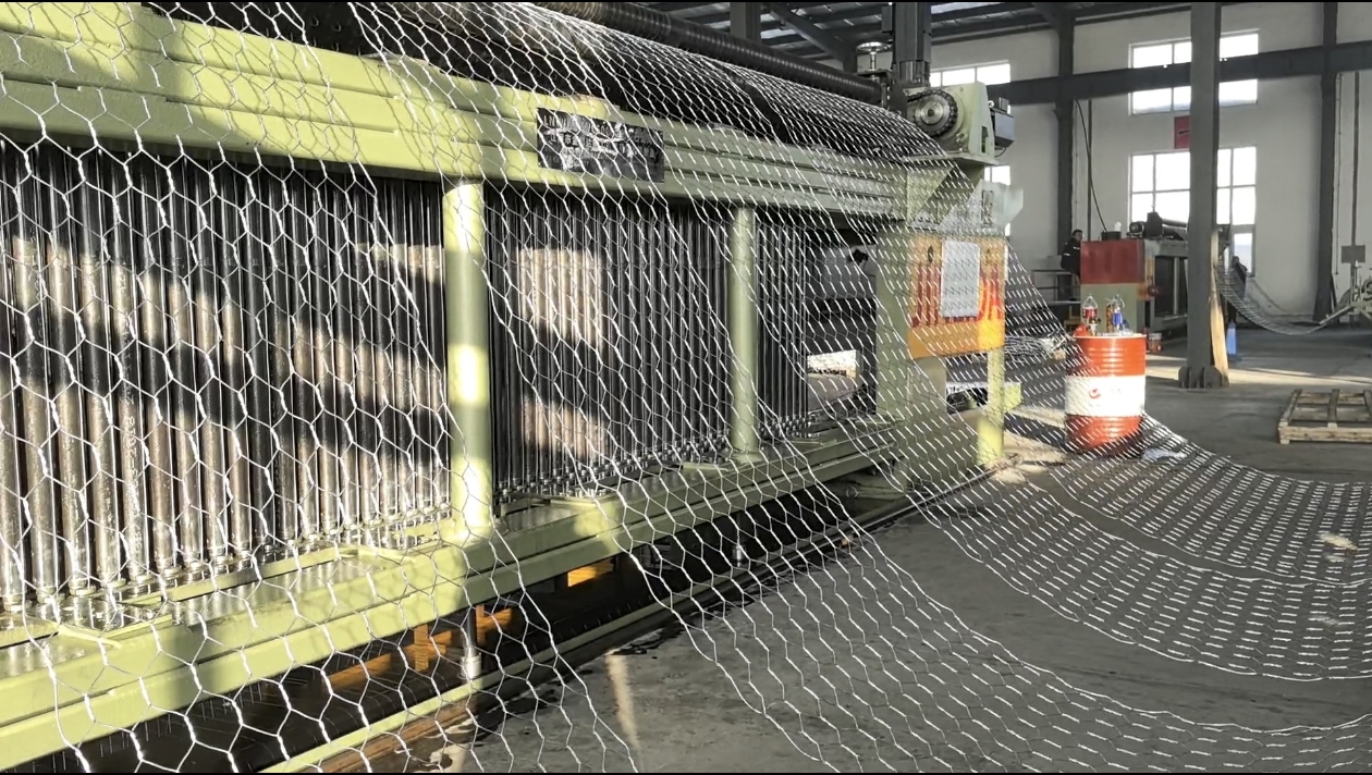 সর্বশেষ কোম্পানি ব্লগ সম্পর্কে কারখানার সাফল্য এবং সঠিক গ্যাবিয়ন মেশিনের মধ্যে লুকানো যোগসূত্র