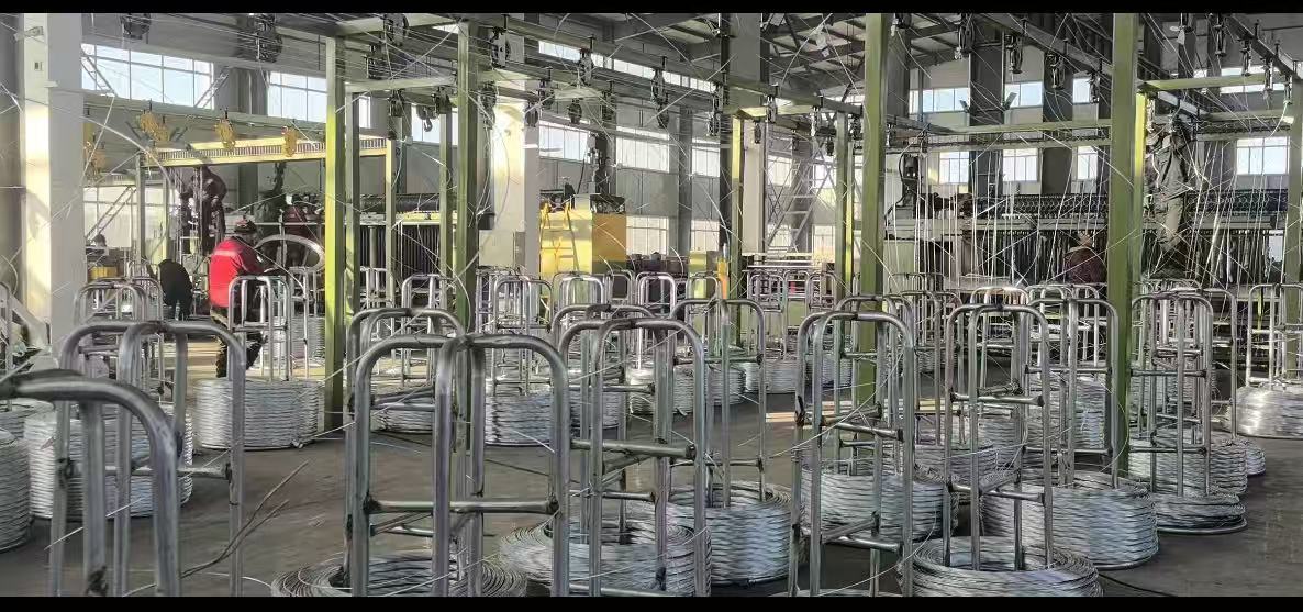 সর্বশেষ কোম্পানি ব্লগ সম্পর্কে জিনলিডা সিএনসি প্রযুক্তি গ্রহণের পর গ্যাবিয়ন প্রস্তুতকারকের উৎপাদন স্কেল