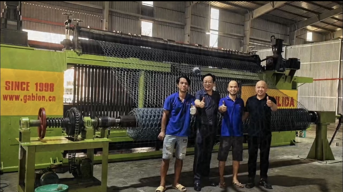 সর্বশেষ কোম্পানি ব্লগ সম্পর্কে JINLIDA CNC Gabion Mesh Machine Enters Vietnam Market Again | High-Speed Gabion Production Solution