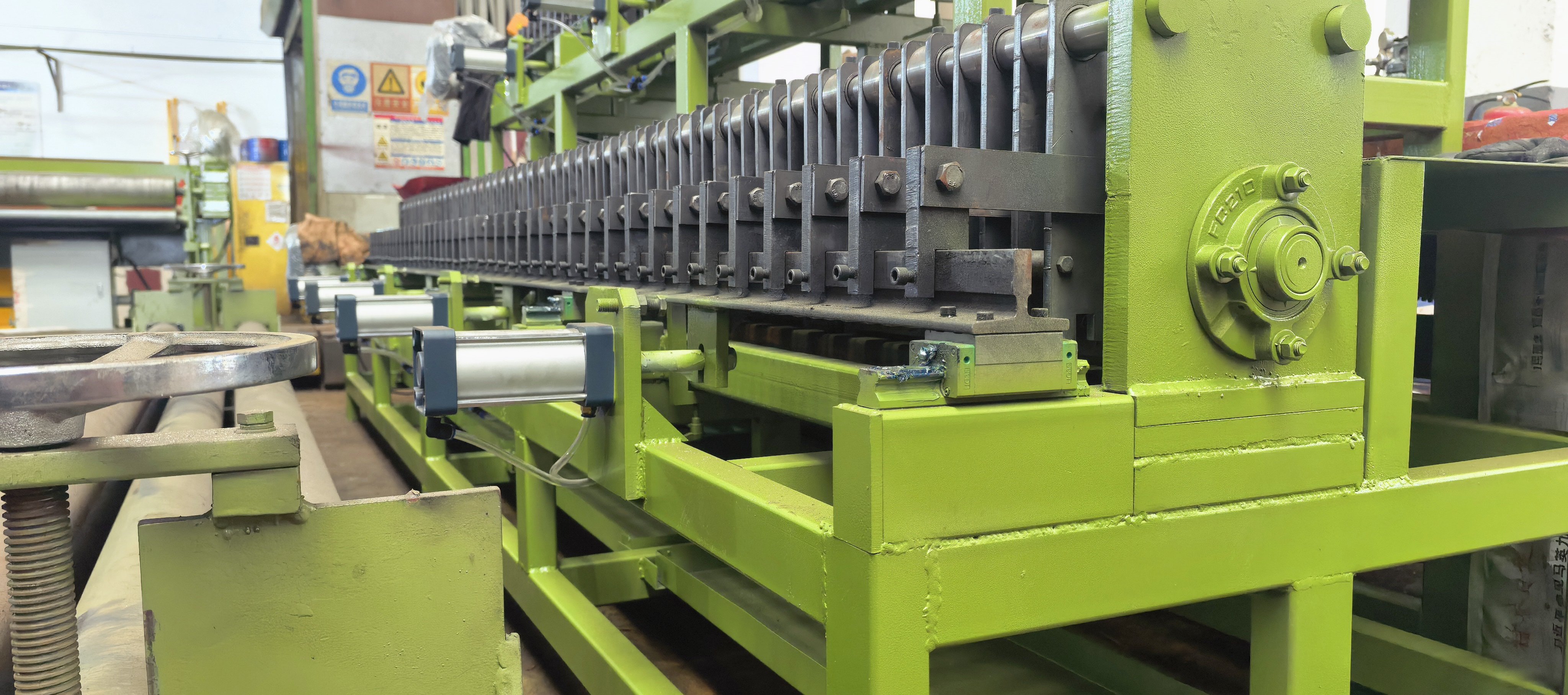 সর্বশেষ কোম্পানি ব্লগ সম্পর্কে Why Edge Winding Matters: The Benefits of a Reliable Gabion Basket Edge Winding Machine