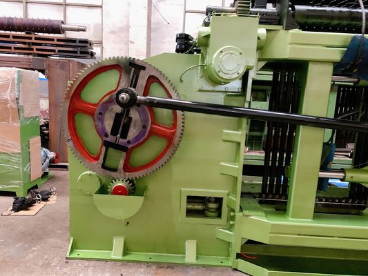 কেনা 2.5m গ্যাবিয়ন জাল মেশিন 7.5KW পাওয়ার স্পট ওয়েল্ডিং 380V / 50HZ 60m / মিনিট অনলাইন উত্পাদন